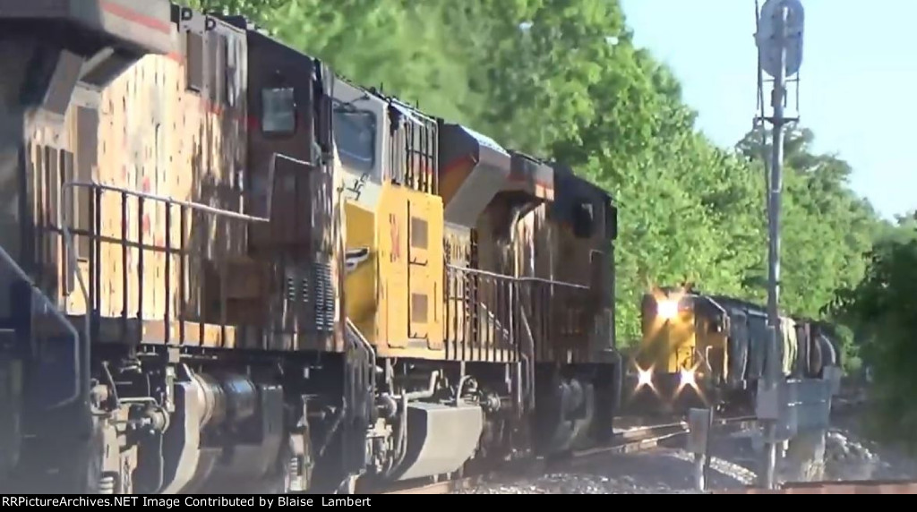 UP LSG54 waits in the hole for ZEGYC
